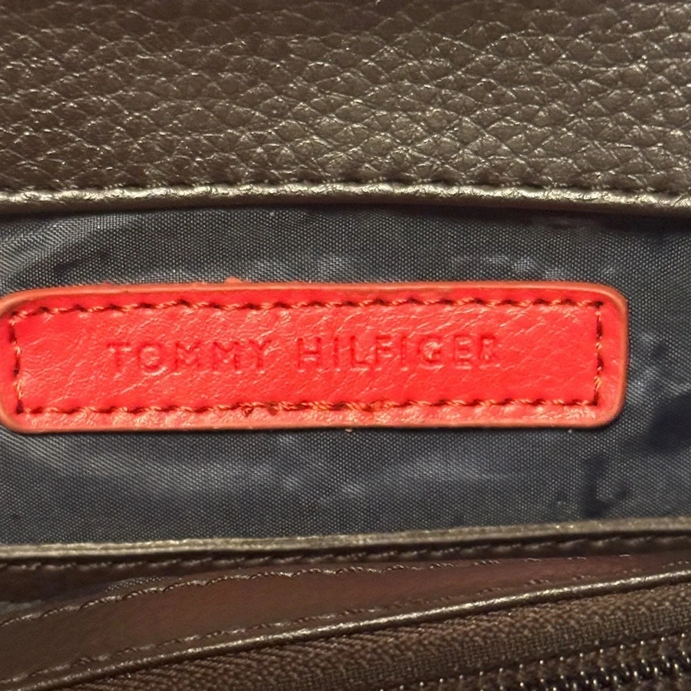 Tommy Hilfiger Brown and White Patterned Tote - Picture 5 of 10